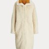 Abrigos de piel de oveja reversibles extragrandes de Ralph Lauren para mujer en color crema Abrigos de piel de oveja reversibles extragrandes de Ralph Lauren para mujer en color crema