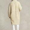 Abrigos de piel de oveja reversibles extragrandes de Ralph Lauren para mujer en color crema Abrigos de piel de oveja reversibles extragrandes de Ralph Lauren para mujer en color crema