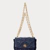 Bolsos de hombro medianos de piel napa acolchada Ralph Lauren para mujer en azul marino refinado Bolsos de hombro medianos de piel napa acolchada Ralph Lauren para mujer en azul marino refinado