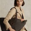 Bolsos tote Bellport grandes de paja con ribete de cuero de Ralph Lauren para mujer en color chocolate Bolsos tote Bellport grandes de paja con ribete de cuero de Ralph Lauren para mujer en color chocolate