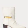 Botas de piel de becerro encerada Ralph Lauren Polo ID para mujer en color crema Botas de piel de becerro encerada Ralph Lauren Polo ID para mujer en color crema