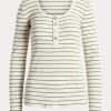 Camisetas Henley de mezcla de algodón a rayas Ralph Lauren para mujer en color crema