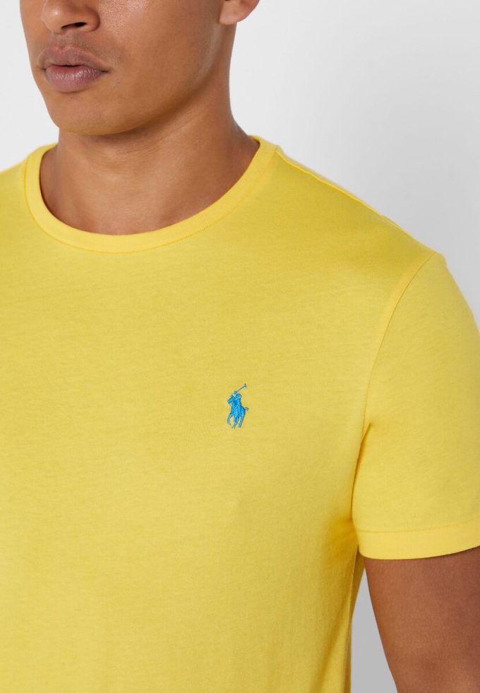Camisetas Ralph Lauren amarillas de cuello redondo con logo en el pecho para hombre Camisetas Ralph Lauren amarillas de cuello redondo con logo en el pecho para hombre