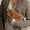 Carteras de cuero con cadena Ralph Lauren Polo ID para mujer en color tostado Carteras de cuero con cadena Ralph Lauren Polo ID para mujer en color tostado