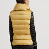Chaleco acolchado de satén Ralph Lauren dorado para mujer Chaleco acolchado de satén Ralph Lauren dorado para mujer