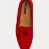 Mocasines Ralph Lauren Laurel de ante de cabra bordados para mujer en rojo