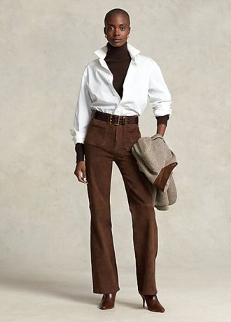 Pantalones acampanados con bolsillos de parche de ante de cordero Ralph Lauren para mujer en color chocolate