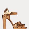 Sandalias Ralph Lauren Callahan de piel de becerro metalizada doradas para mujer Sandalias Ralph Lauren Callahan de piel de becerro metalizada doradas para mujer