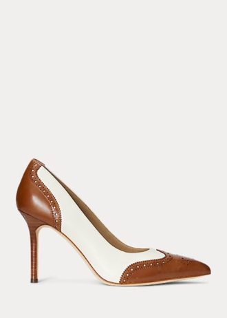 Zapatos de tacón Ralph Lauren Lynden de napa y piel bruñida en beige y blanco para mujer Zapatos de tacón Ralph Lauren Lynden de napa y piel bruñida en beige y blanco para mujer