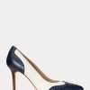 Zapatos de tacón Ralph Lauren Lynden de napa y piel bruñida para mujer, color azul marino y blanco Zapatos de tacón Ralph Lauren Lynden de napa y piel bruñida para mujer, color azul marino y blanco