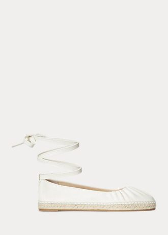 Zapatos planos con cordones de piel de napa Ralph Lauren Cecilia para mujer en color crema Zapatos planos con cordones de piel de napa Ralph Lauren Cecilia para mujer en color crema