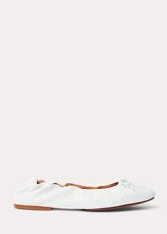 Zapatos planos de ballet Ralph Lauren The Pony para mujer en color blanco Zapatos planos de ballet Ralph Lauren The Pony para mujer en color blanco