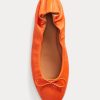 Zapatos planos de ballet Ralph Lauren The Pony para mujer en color naranja Zapatos planos de ballet Ralph Lauren The Pony para mujer en color naranja